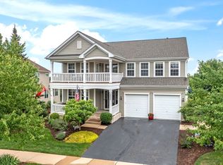 2937 Kelly Dr, Elgin, IL 60124