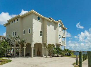 1022 Lillian Ln, Galveston, TX 77554