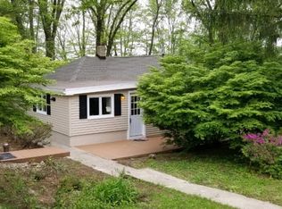 1 Ellen Rd, Lake Hopatcong, NJ 07849