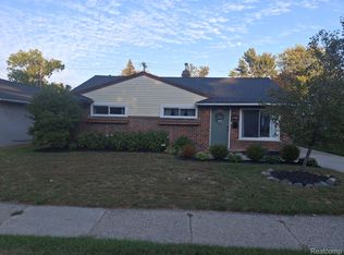 27882 Barrington St, Madison Heights, MI