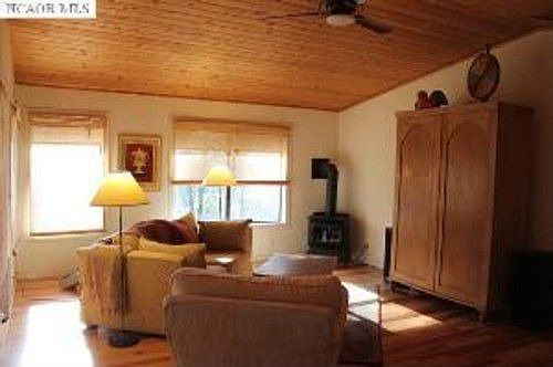 5th image of 15240 Spence Ct
