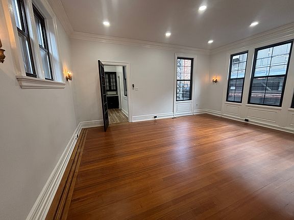 5th image of 34 N George St #2-R