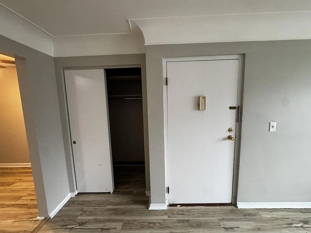 325 Pike St — Photo 4