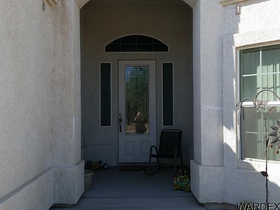 3rd image of 2072 E Oasis Ln