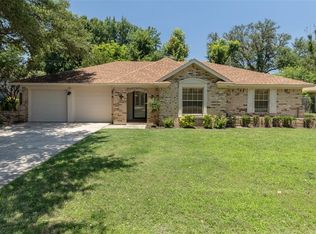 328 Mountainview Dr, Hurst, TX 76054