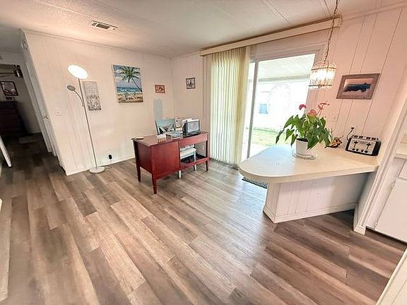 4th image of 15777 Bolesta Rd #101