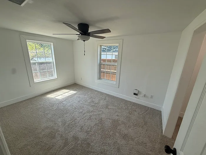 2 bed, 1.0 bath, 978 sqft, $1,200 — Photo 3