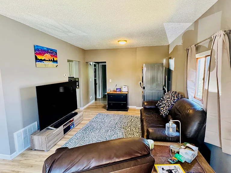 716 Blaine Ave #1 — Photo 2