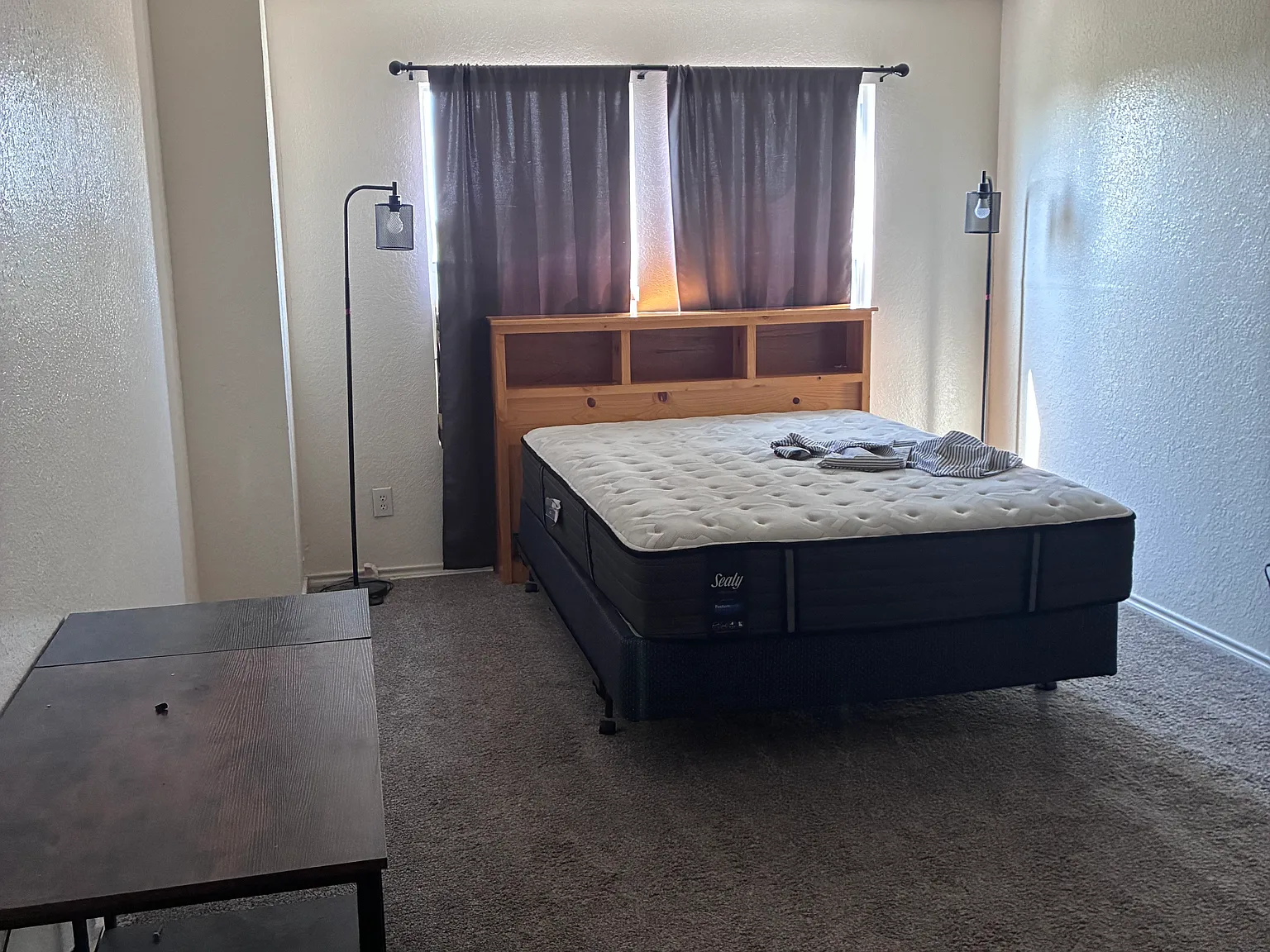 3 bed, 2.5 bath, 3201 sqft, $750 — Photo 1