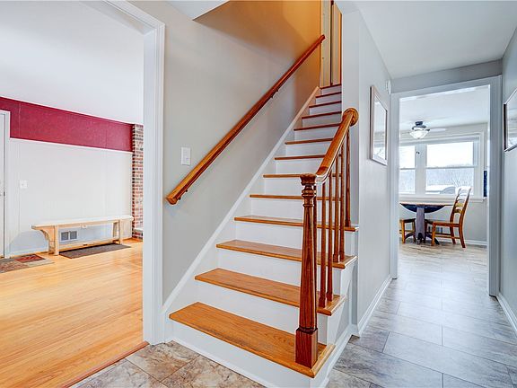 3rd image of 42 Aldwick Rise