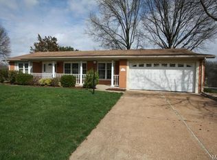 5412 Stonehurst Dr, Saint Louis, MO 63129