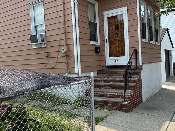 2nd image of 46 Lake St
