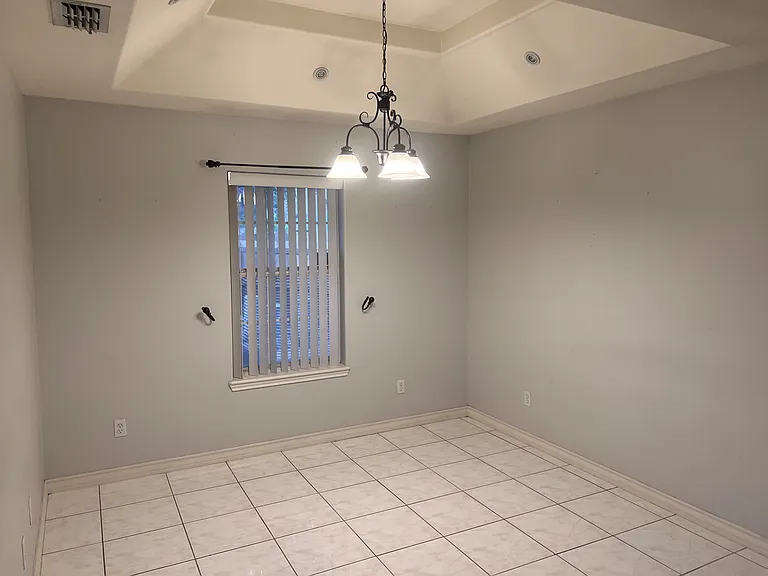 2712 Selena St — Photo 3