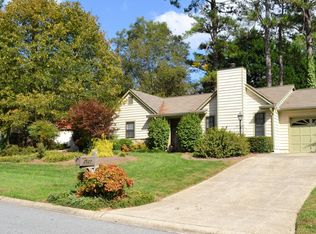 2527 Redfield Dr, Norcross, GA 30071