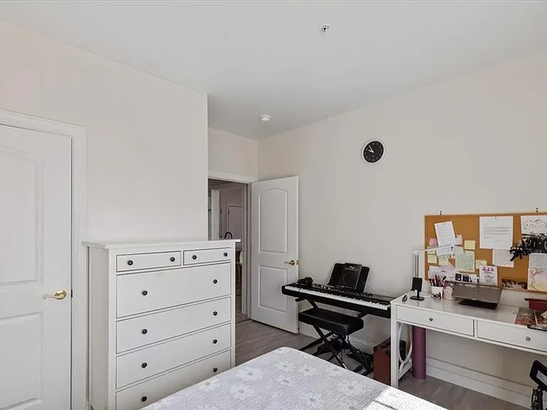3204 Windsor Park Ct #204 — Photo 6