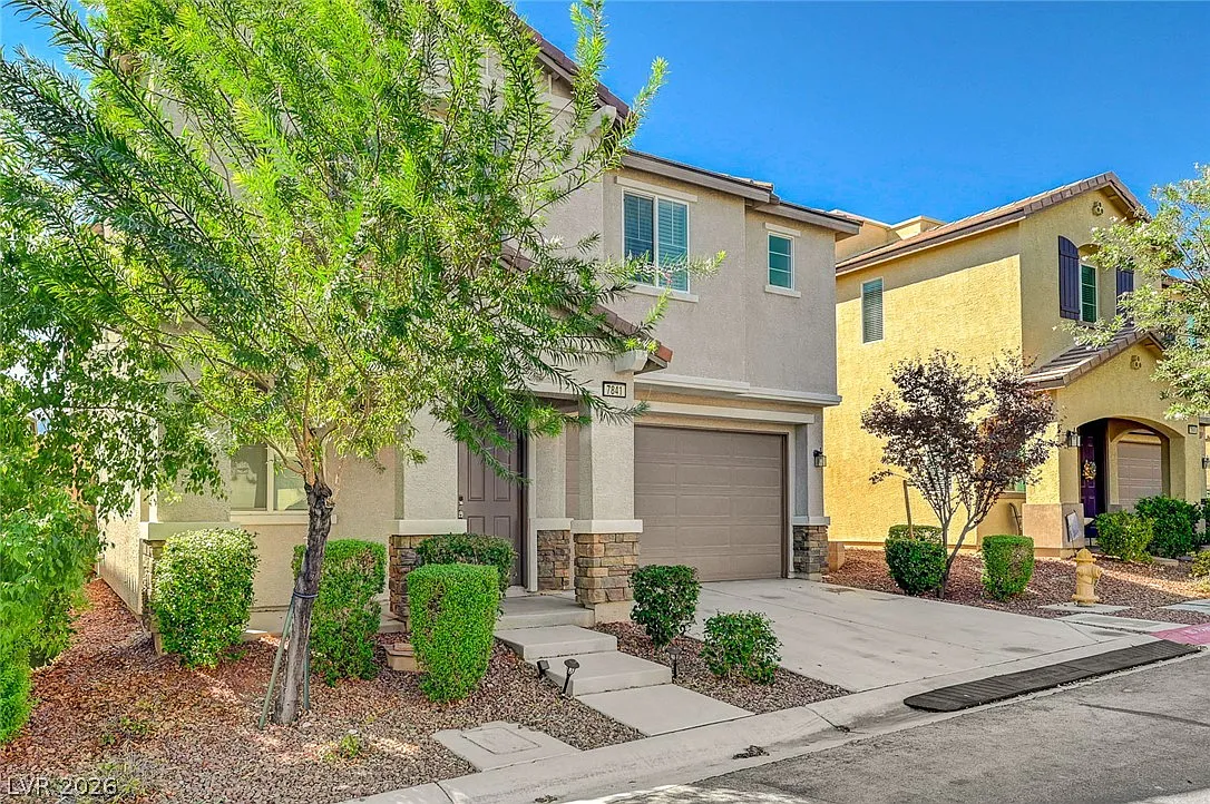 4 bed, 2.5 bath, 2075 sqft, $2,295 — Photo 4