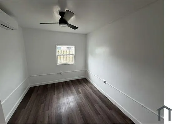 2620 NE 7th Ter — Photo 5