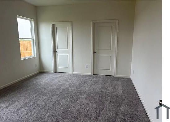 4th image of 5925 Sahara Dr