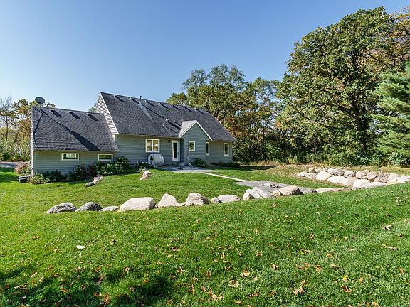 3rd image of 304 Crystal Lake Cir
