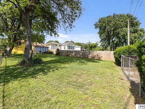 4th image of 211 Woodland Dr