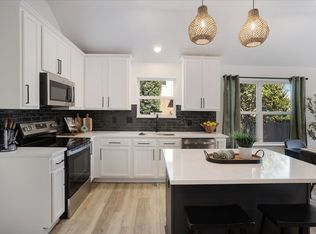 405 Northbrook Ave, Oak Pt, TX 75068