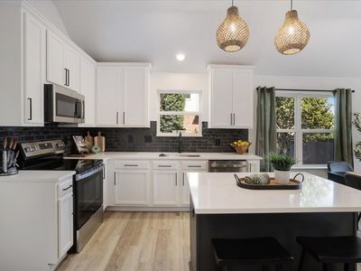 405 Northbrook Ave, Oak Pt, TX, 75068