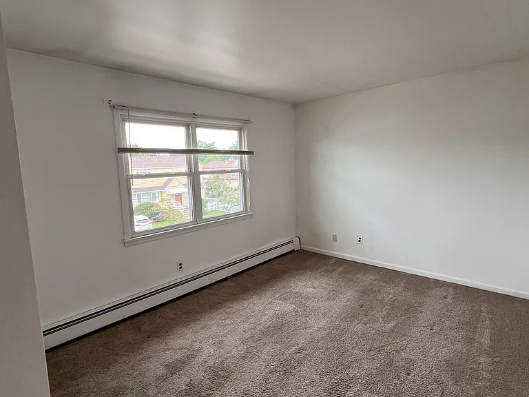 435 Steinway Rd #2 — Photo 2
