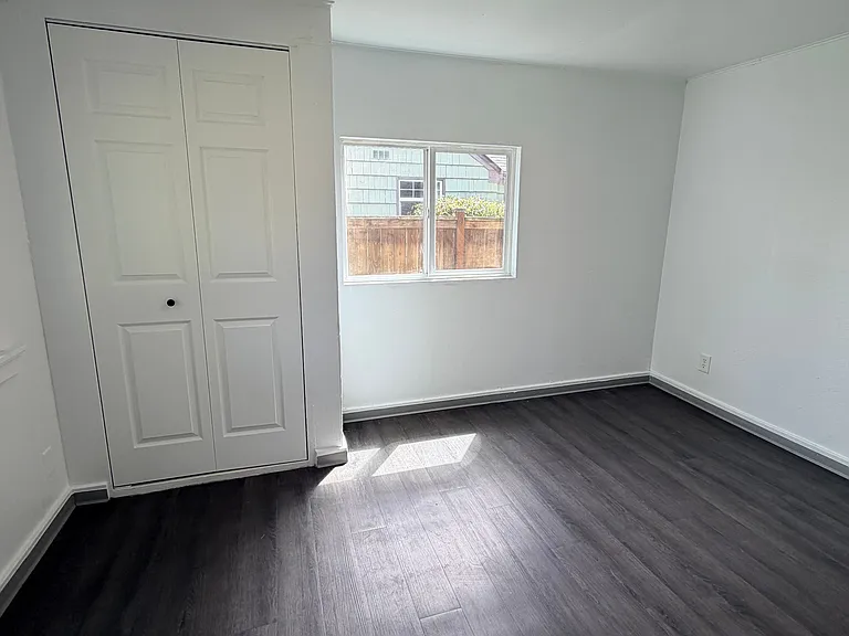 560 W 13th Ave — Photo 12