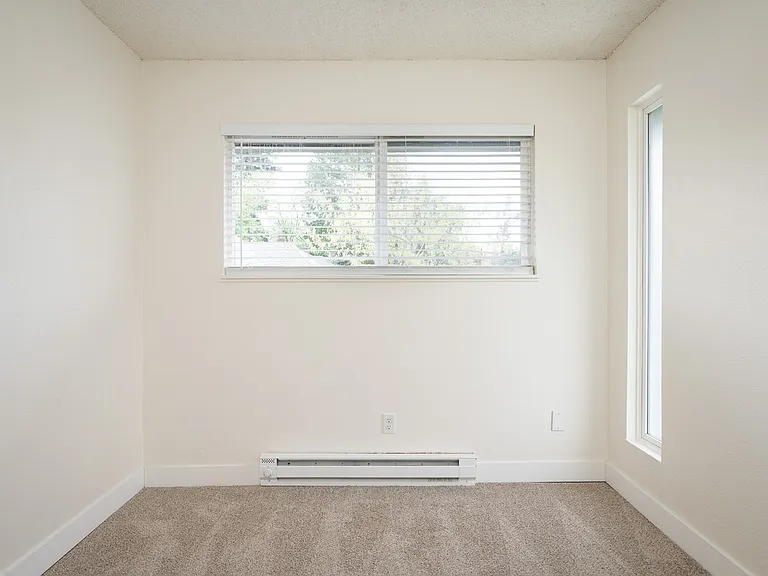 Creston Villa — Photo 21