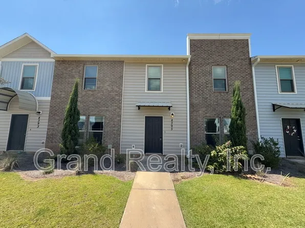 4395 Village Oak Ln, Pace, FL 32571