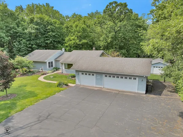 70 Wooden Bridge Dr, Yorkville, IL 60560