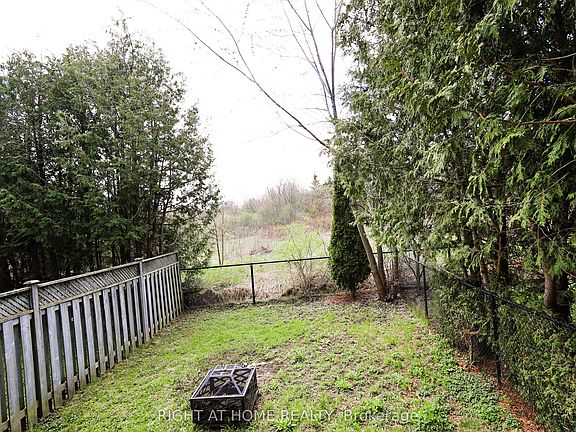 2nd image of 82 Colesbrook Rd