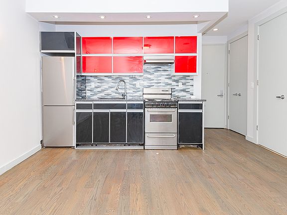 2nd image of 274 Jefferson St #3P