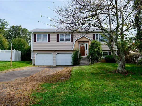 12 Nolan Terrace, Milford, CT 06460