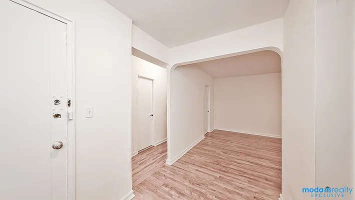 Rented by Moda Realty | media 4