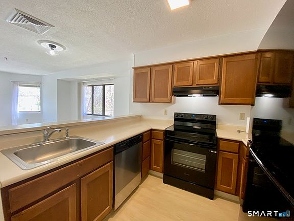 5th image of 1204 Whitney Ave APT 208