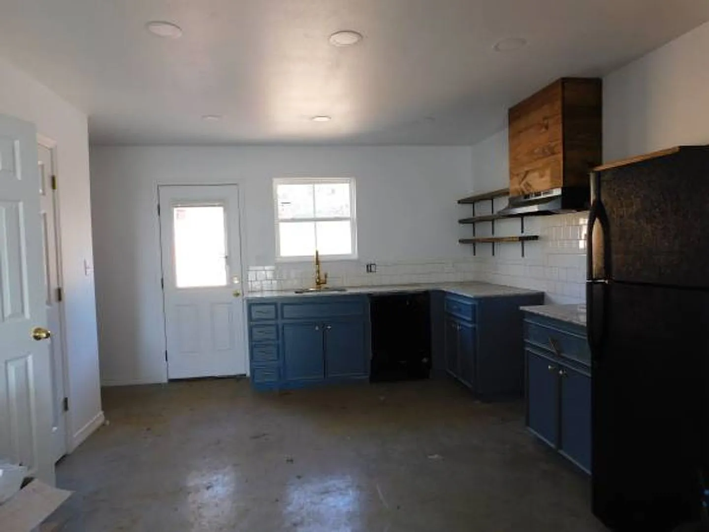 Poplar Street — Photo 3