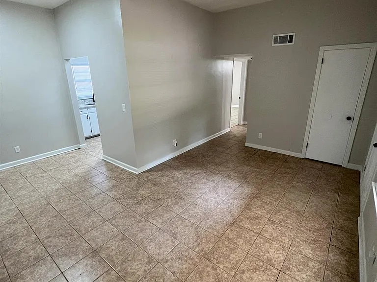 905 Wright Dr #905 — Photo 4