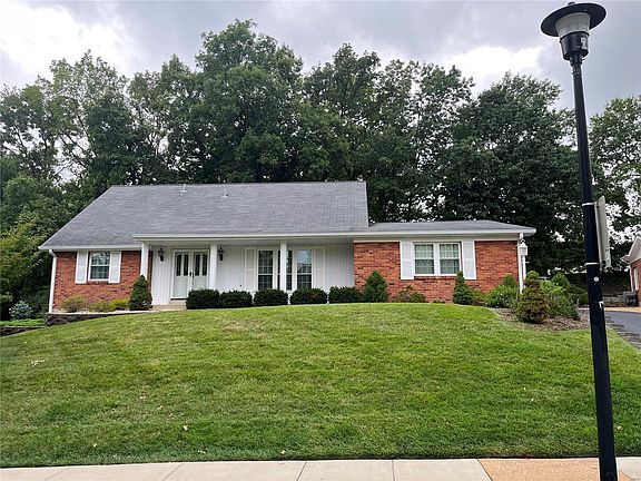 2nd image of 5501 Dantonaire Pl