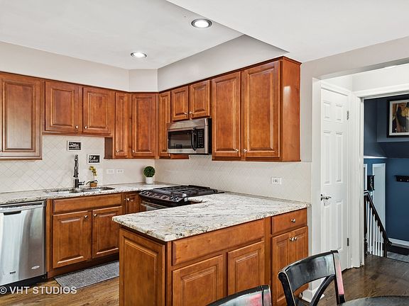 4th image of 2142 Westchester Blvd