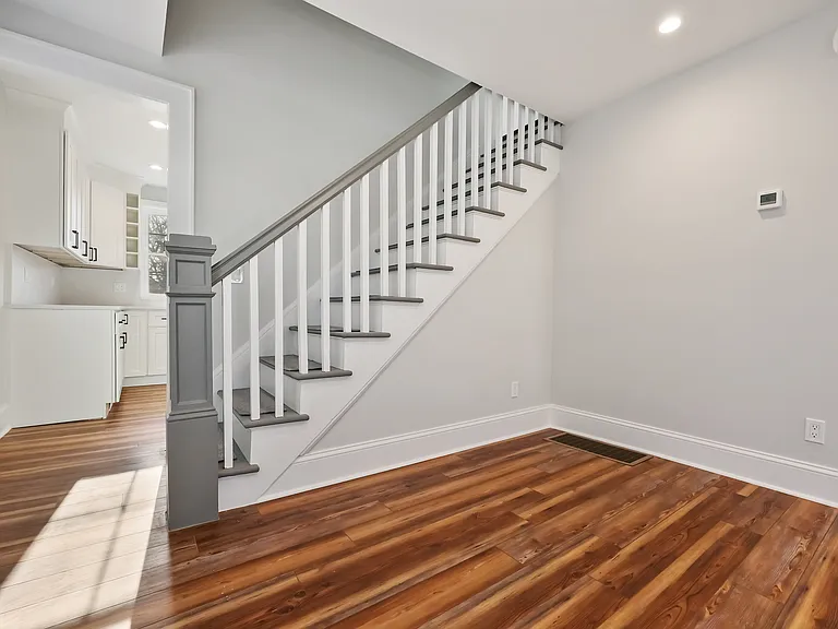 58 Walter Ave — Photo 9