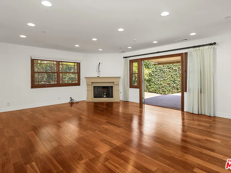 512 N Linden Dr — Photo 4