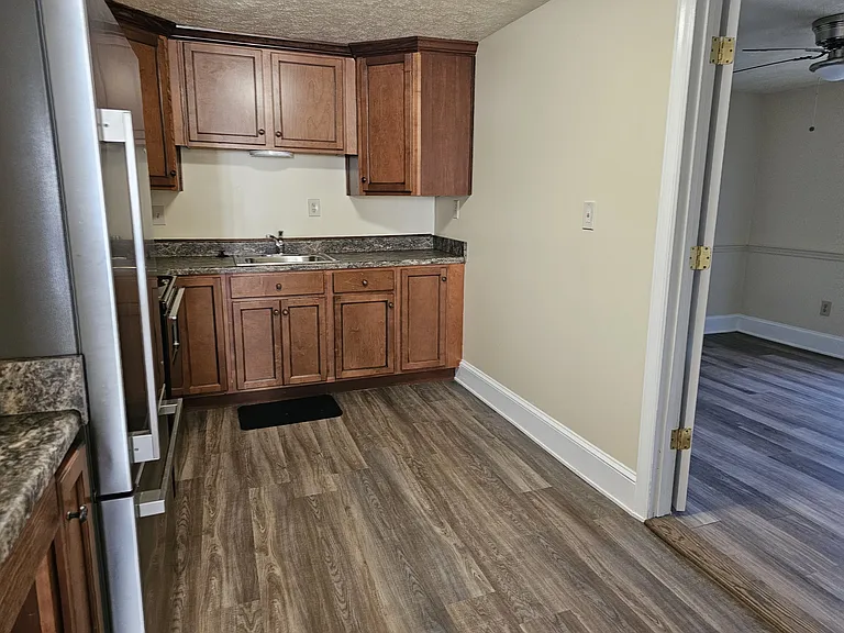 302 Alder St #D — Photo 6
