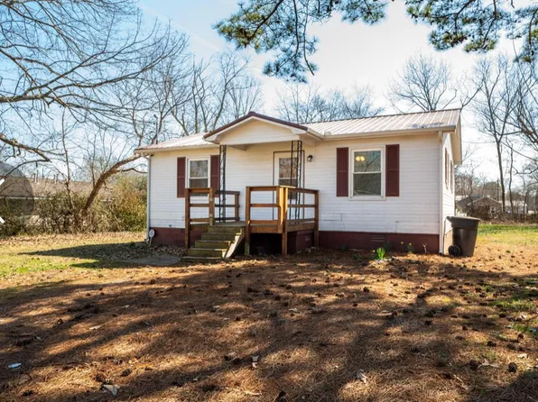 906 E Grizzard St, Tullahoma, TN 37388