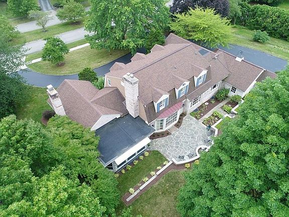 3rd image of 190 Newport Dr
