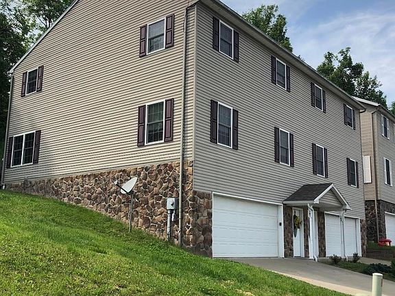 2nd image of 91 Valley Dr #102