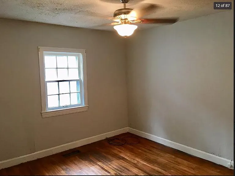 2419 S Greenwood Ave — Photo 15