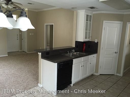 3rd image of 1901 W Jamestown Dr