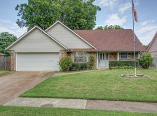 9033 E 28th St, Tulsa, OK 74129