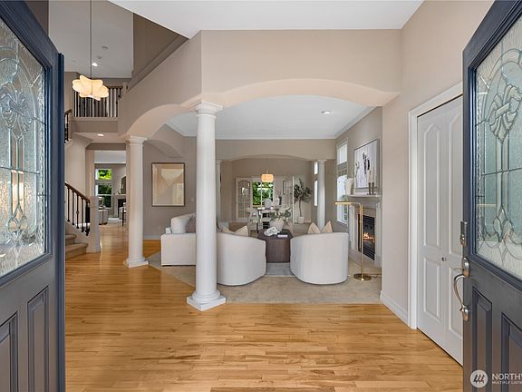 2nd image of 4227 NE 27th Place